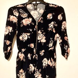 Quarter sleeve zip romper